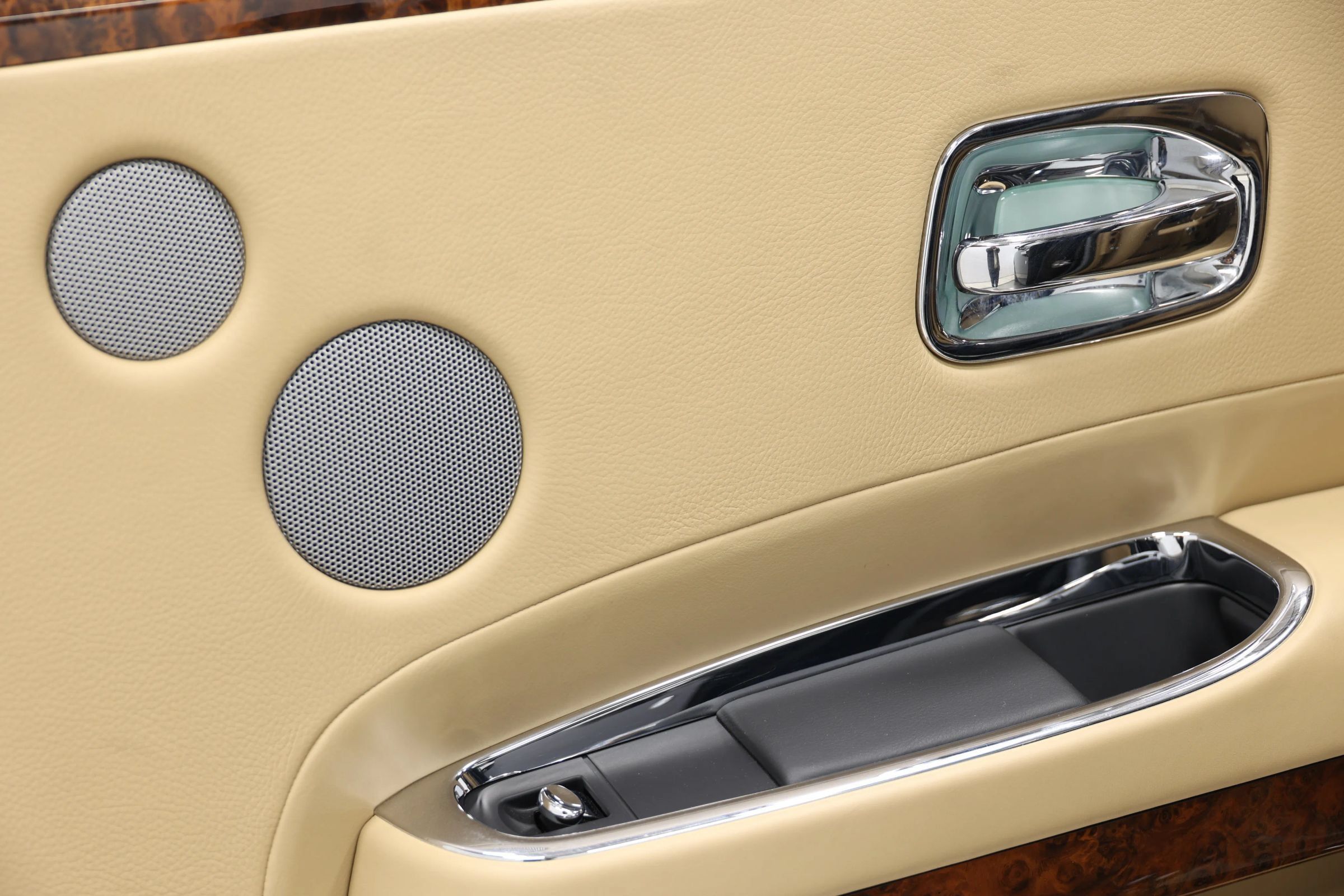 Used 2015 Rolls-Royce Ghost RWD image 84