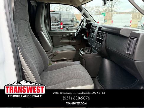 Used 2024 Chevrolet Express 2500 w/ Driver Convenience Package image 7