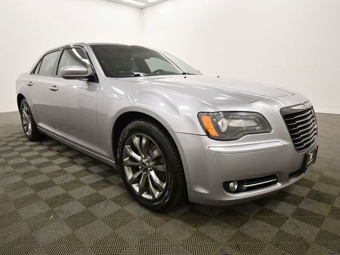 Used 2014 Chrysler 300 S image 10
