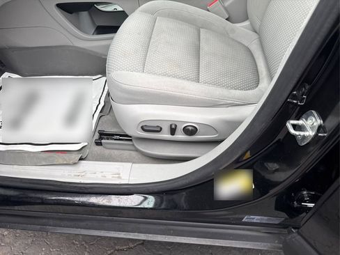 Used 2021 GMC Acadia SLE w/ Driver Convenience Package image 16