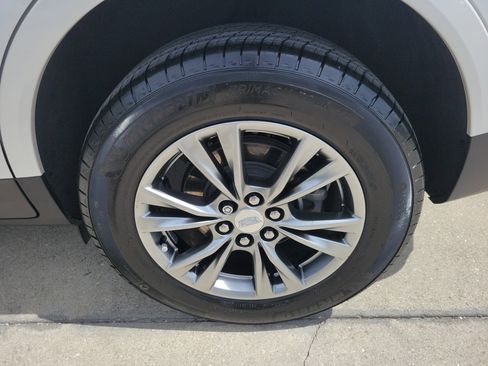 Used 2020 Cadillac XT5 Premium Luxury image 36