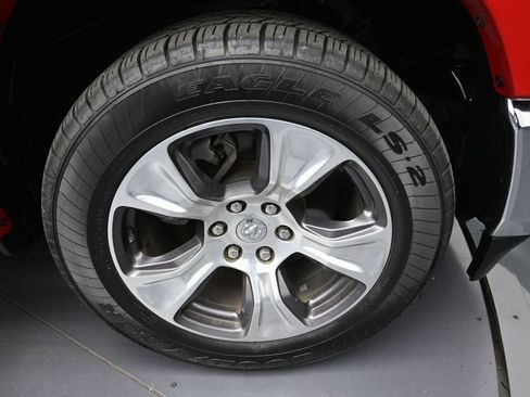 Used 2022 RAM 1500 Laramie AWD/4WD image 9