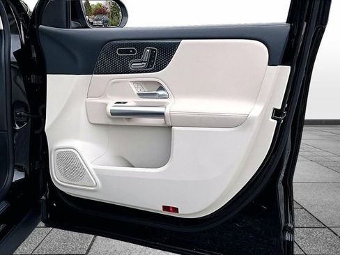Certified 2026 Mercedes-Benz GLA 250 4MATIC image 31