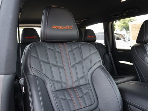 Used 2025 Nissan Armada PRO-4X AWD/4WD image 34