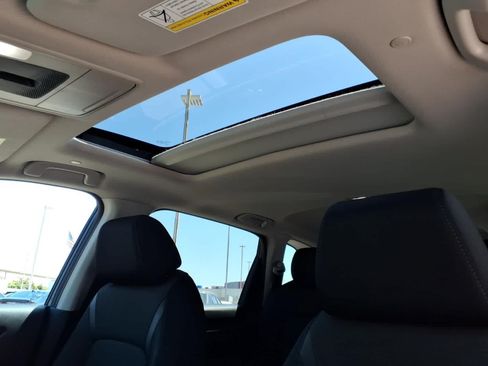 Used 2025 Honda CR-V EX image 15