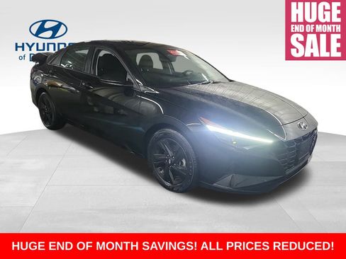 Used 2022 Hyundai Elantra SEL w/ Convenience Package image 3