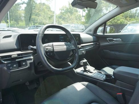 Used 2026 Kia Sportage EX w/ EX Panorama Roof Package FWD image 12