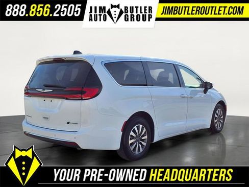 Used 2023 Chrysler Pacifica Touring-L image 29