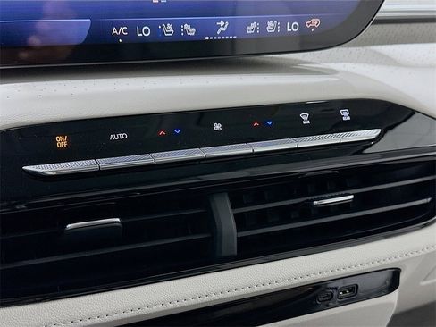 New 2026 Buick Enclave Avenir image 16