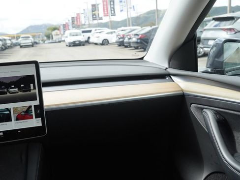 Used 2023 Tesla Model Y Long Range AWD/4WD image 21