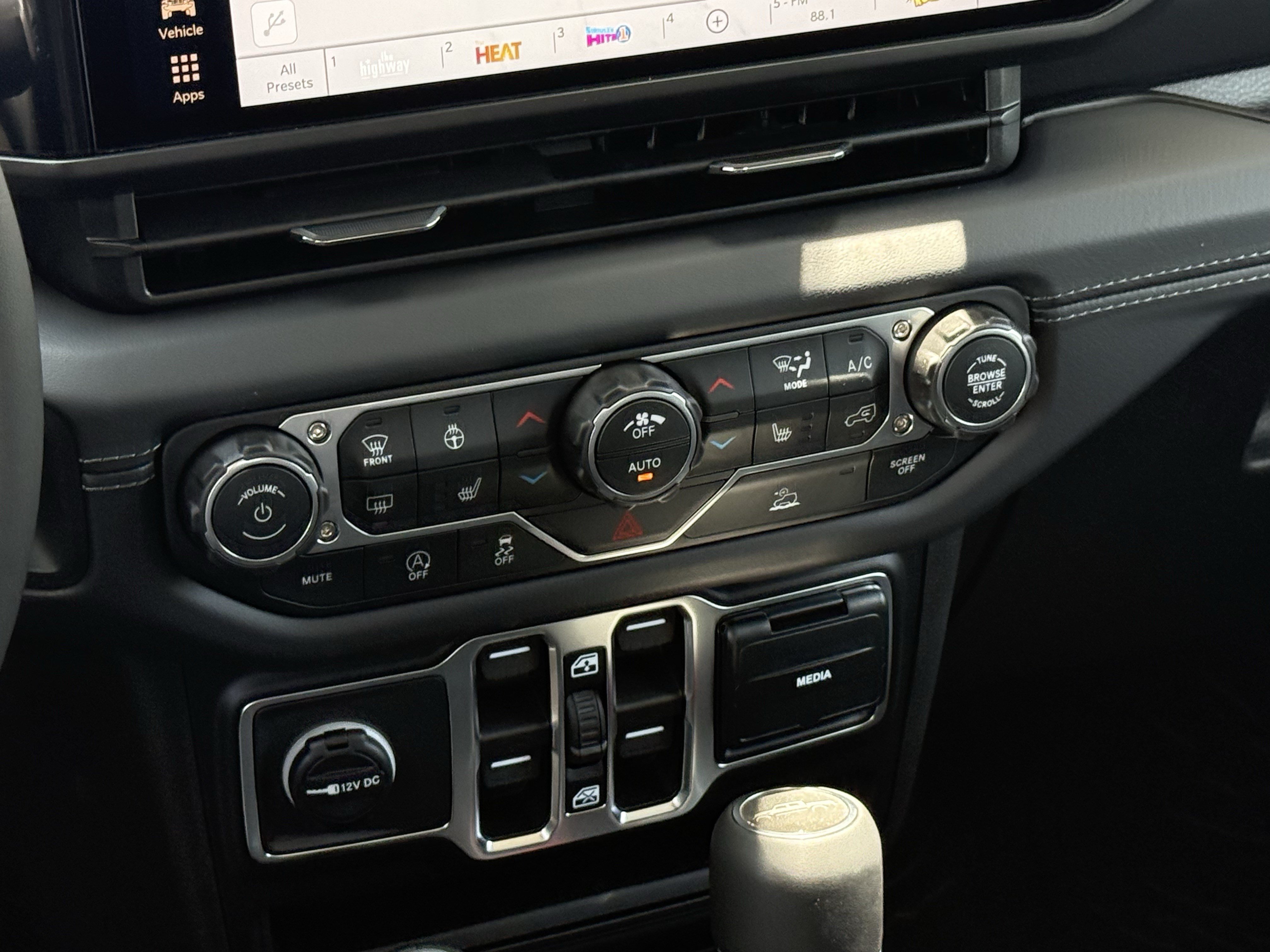 New 2026 Jeep Gladiator Mojave AWD/4WD image 14