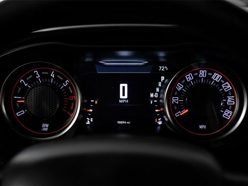 Used 2017 Dodge Challenger R/T image 15