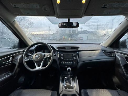 Used 2017 Nissan Rogue S image 10