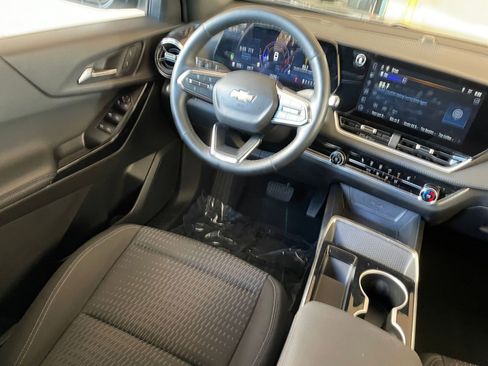 Used 2025 Chevrolet Equinox LT image 33