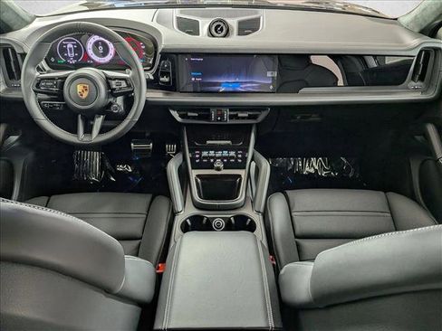 New 2026 Porsche Cayenne GTS image 21