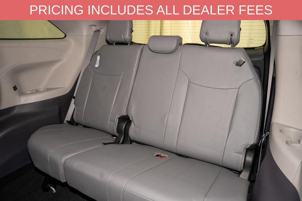 Certified 2023 Toyota Sienna XLE FWD image 11