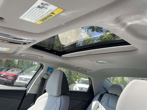 New 2026 Hyundai Elantra Limited image 18