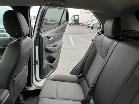 Used 2025 Buick Encore GX Preferred image 38