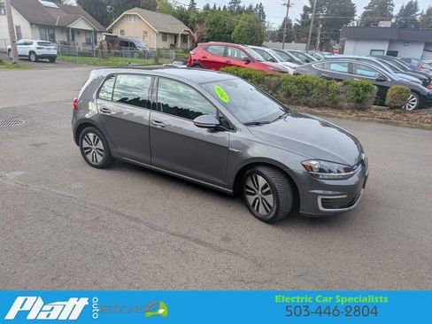 Used 2019 Volkswagen e-Golf SE w/ Driver Assistance Package image 24