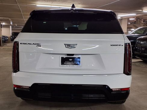 Used 2025 Cadillac Escalade IQ Sport 2 w/ LPO, ONYX Package image 5