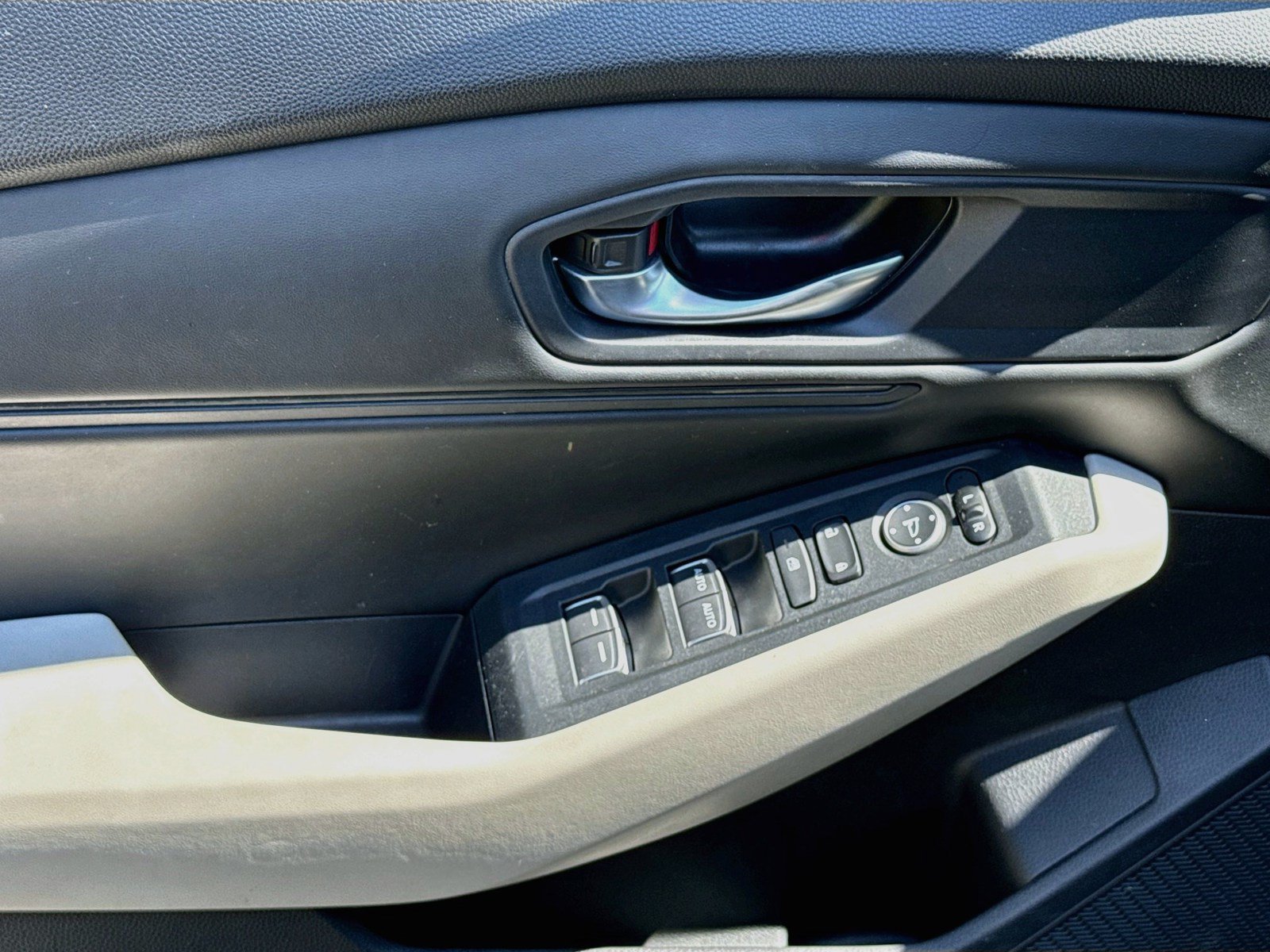 Used 2023 Honda Accord EX image 20