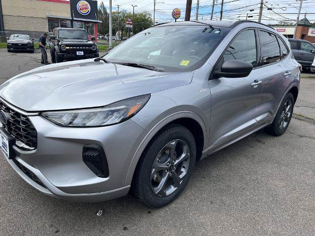 Certified 2023 Ford Escape ST-Line w/ Tech Pack #1 AWD/4WD image 4