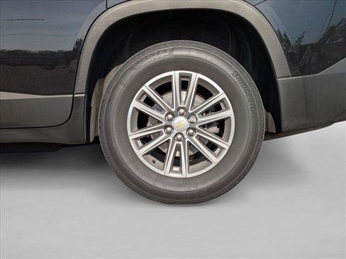 Used 2022 Chevrolet Traverse LT FWD image 14