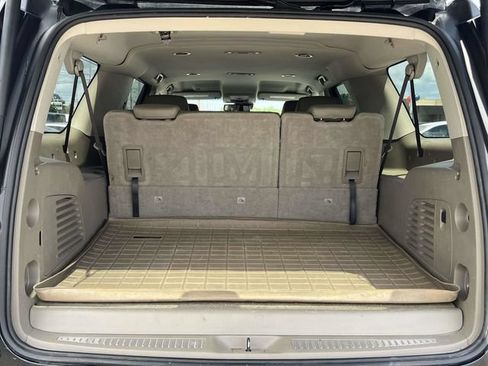 Used 2019 Chevrolet Suburban LT AWD/4WD image 21