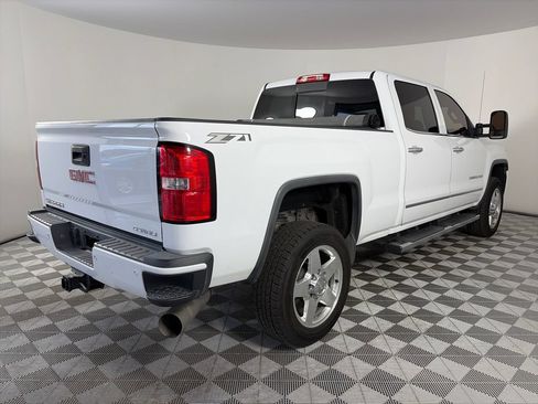 Used 2015 GMC Sierra 2500 Denali w/ Duramax Plus Package AWD/4WD image 7