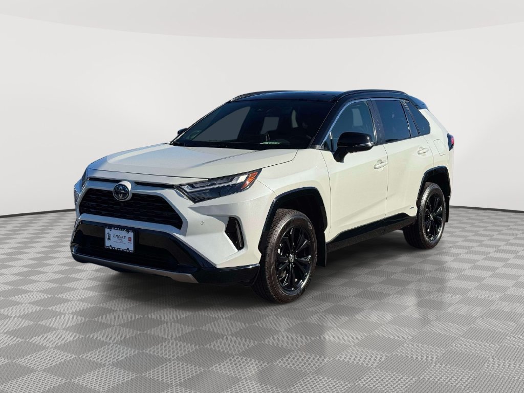 Used 2022 Toyota RAV4 XSE AWD/4WD image 3
