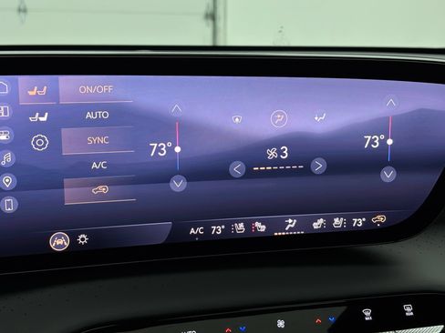 New 2027 Buick Enclave Avenir w/ LPO, Floor Liner Package AWD/4WD image 31