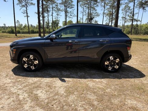 Used 2024 Hyundai Kona SEL image 2