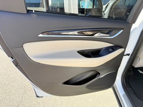 Used 2020 Buick Enclave Essence w/ Sound and Sites Package image 17