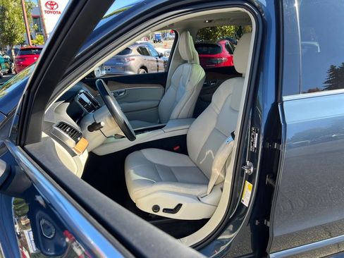 Used 2022 Volvo XC90 T6 Momentum w/ Advanced Package image 19