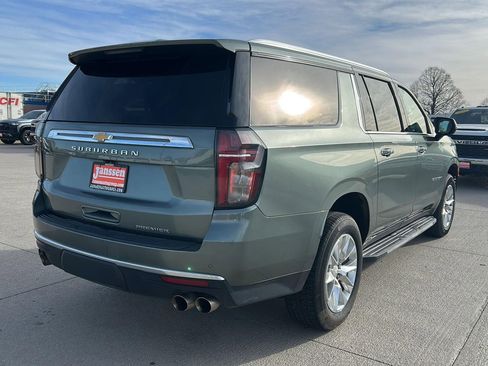 Used 2023 Chevrolet Suburban Premier image 6