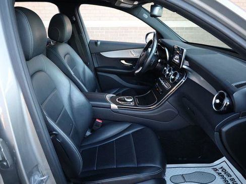 Used 2019 Mercedes-Benz GLC 300 4MATIC image 16