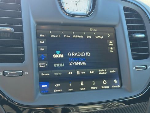 Used 2023 Chrysler 300 C image 30