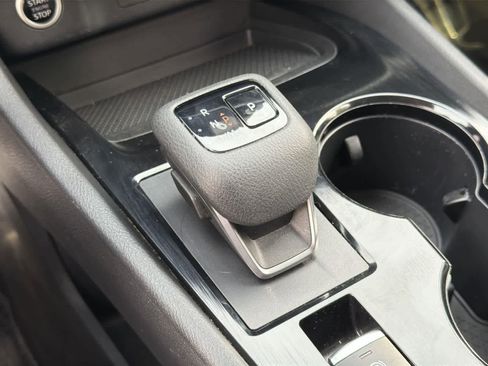 Used 2023 Nissan Rogue SV image 16