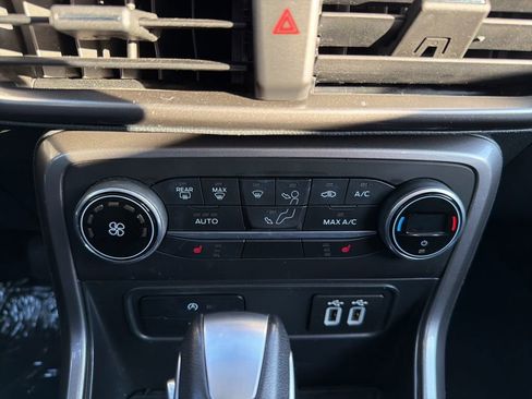Used 2021 Ford EcoSport SE w/ SE Convenience Package FWD image 31