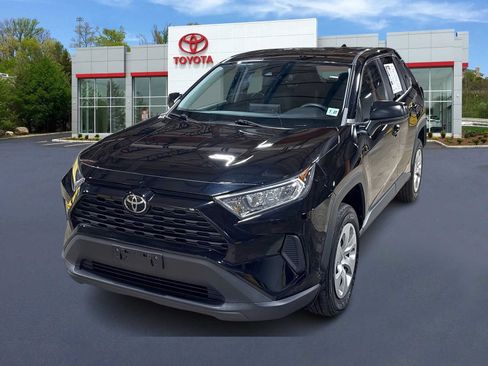 Used 2022 Toyota RAV4 LE AWD/4WD image 1