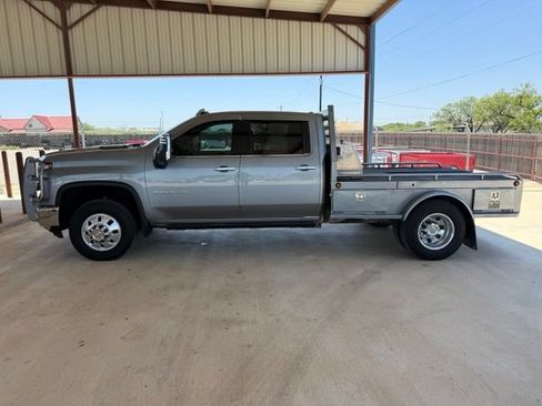 Used 2025 Chevrolet Silverado 3500 LTZ w/ LTZ Plus Package AWD/4WD image 4