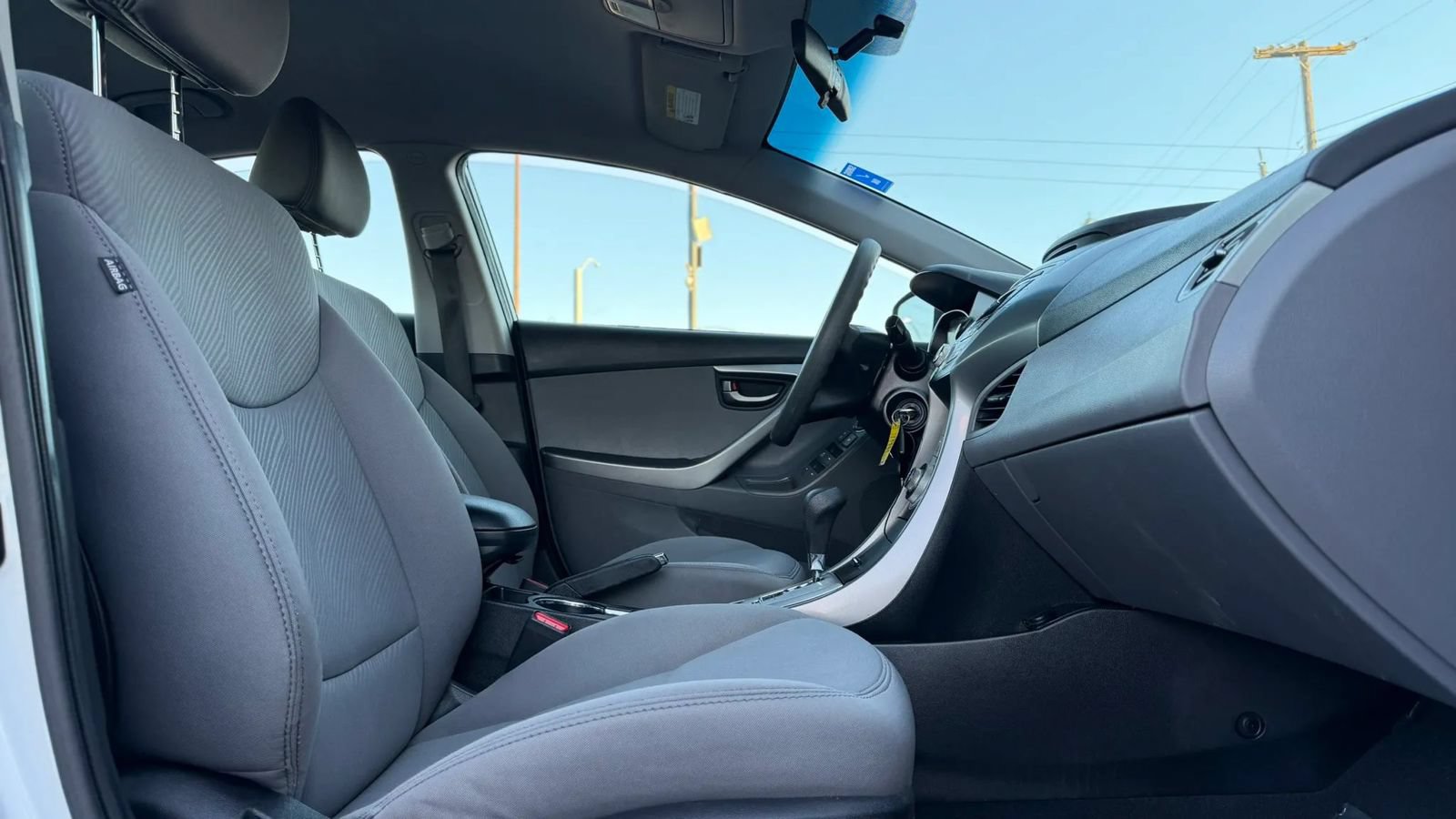 Used 2012 Hyundai Elantra GLS FWD image 13