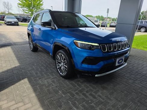 Used 2022 Jeep Compass Limited w/ Elite Group AWD/4WD image 5