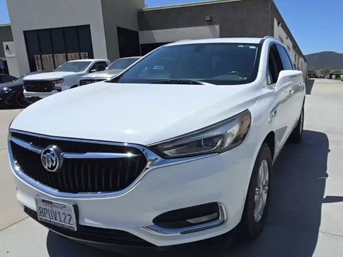Used 2018 Buick Enclave Essence w/ Trailering Package FWD image 2