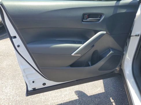 Used 2022 Toyota Corolla Cross LE w/ Moonroof Package FWD image 8