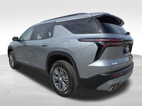 Used 2024 Chevrolet Traverse LT w/ Trailering Package AWD/4WD image 9