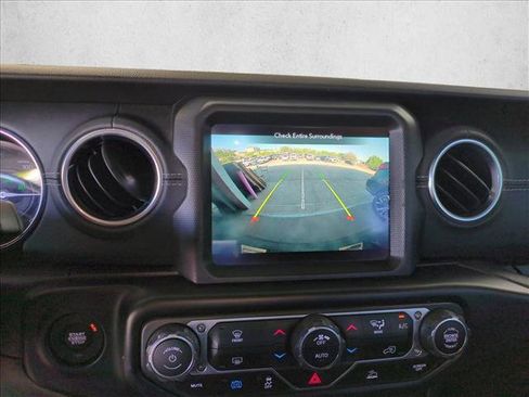 Used 2022 Jeep Wrangler Unlimited Sahara AWD/4WD image 13