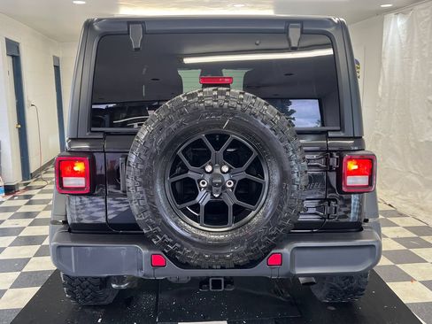 Used 2025 Jeep Wrangler Unlimited Sport AWD/4WD image 12