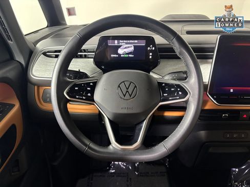 Used 2025 Volkswagen ID. Buzz Pro S Plus RWD image 17
