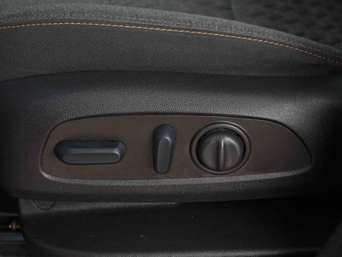 Used 2023 Chevrolet Equinox LT FWD image 12